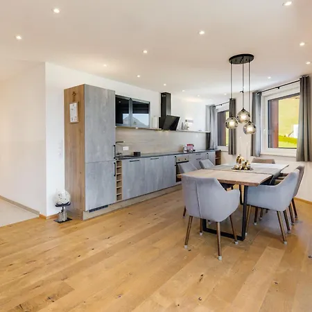 Royal Swan Appartement, Tirol * 푸겐